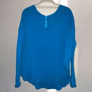 || Free People || Side Split Hi-Lo Piko Top